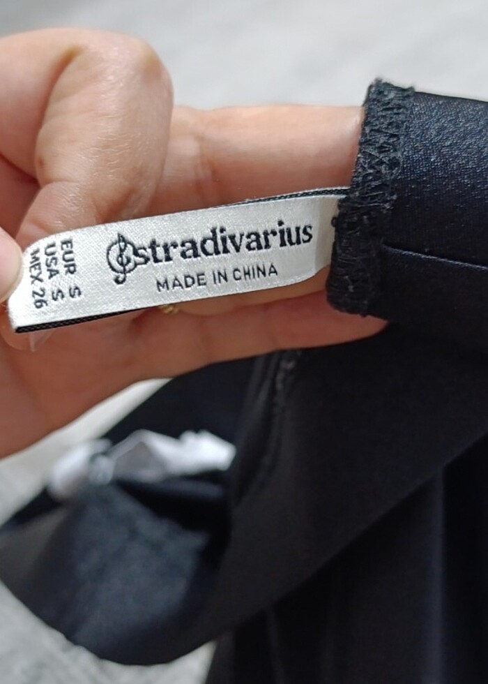 Stradivarius Parlak kumaş tayt - Görsel 3