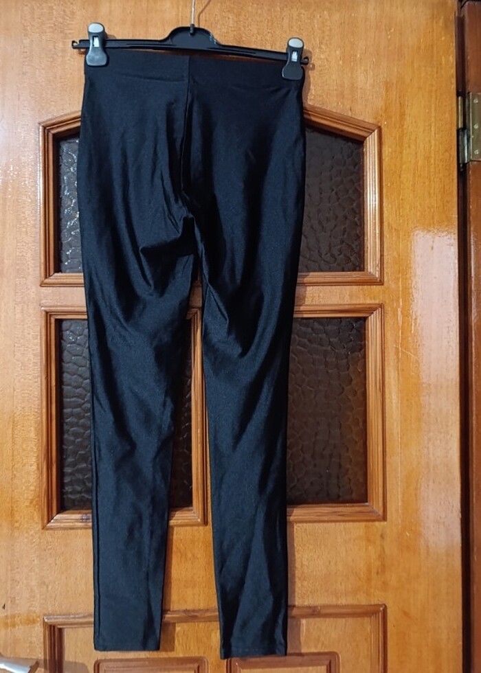 Stradivarius Parlak kumaş tayt - Görsel 2