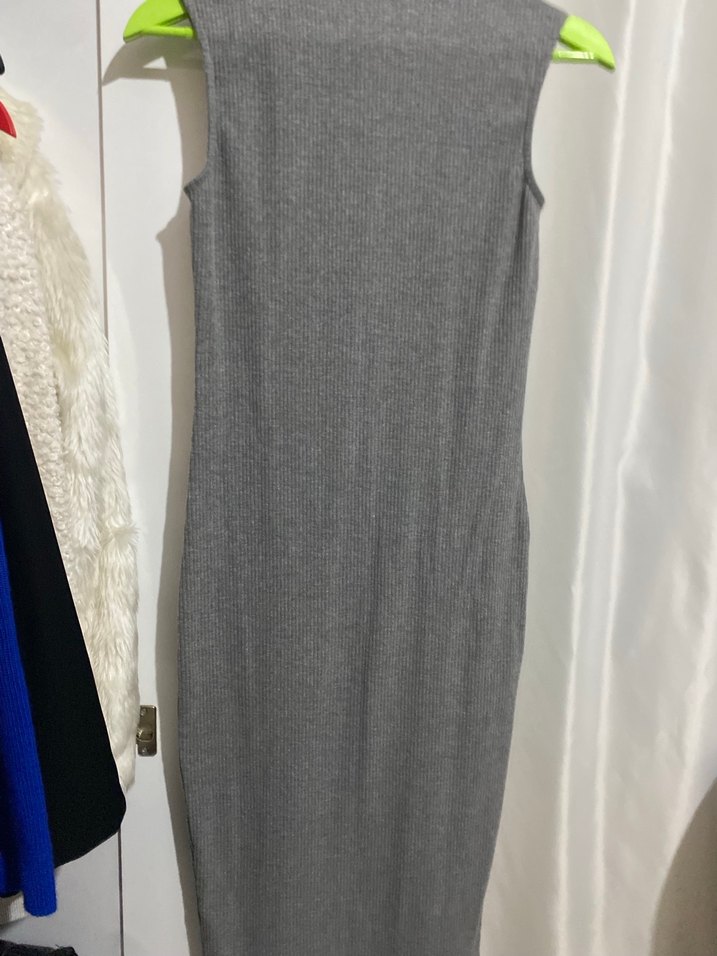 Gri Uzun Kollarsız Yüksek Yakalı Kadın Elbise - Görsel 3
