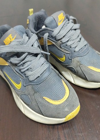 Gri Nike Bağcıklı çocuk Spor Ayakkabı