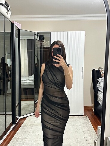 Zara Vucudu saran zara elbise