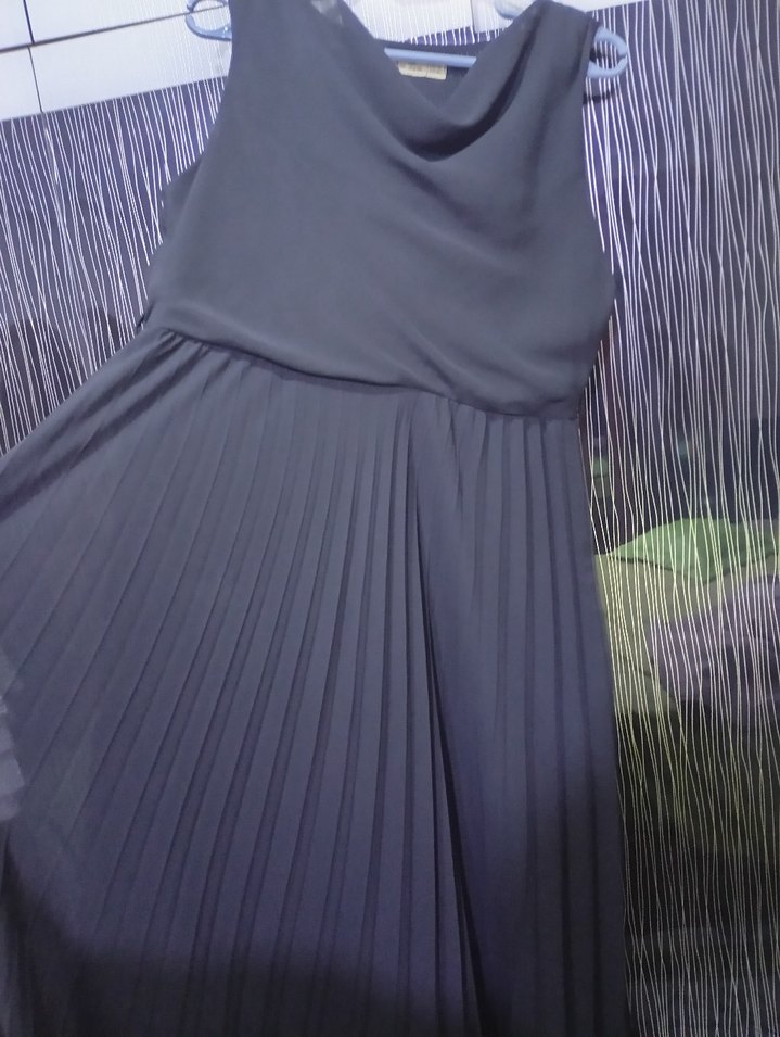 Siyah V Yaka Midi Drapeli Kadın Elbise - Görsel 3