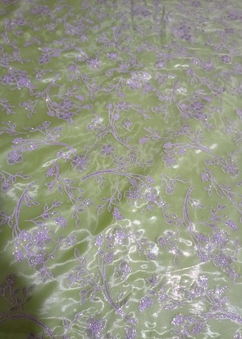 Yeşil Nakışlı Parlak Yatak Örtüsü - Görsel 2