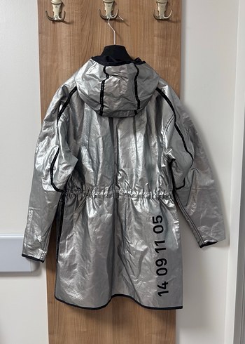 Gri Metalik Midi Boy Kadın Yağmurluk - Görsel 2