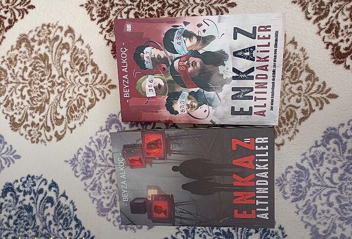 Enkaz altındakiler set