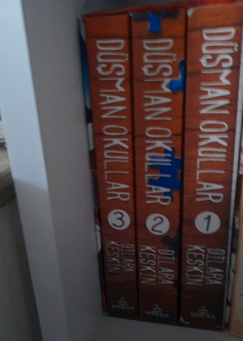 Düşman Okullar Roman Serisi - 3 Kitap