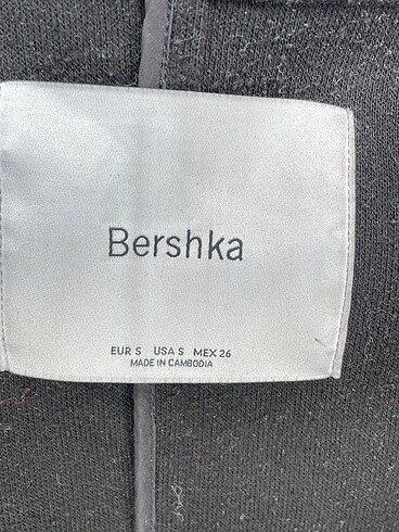 s Beden siyah Renk Bershka Kaban %70 İndirimli.