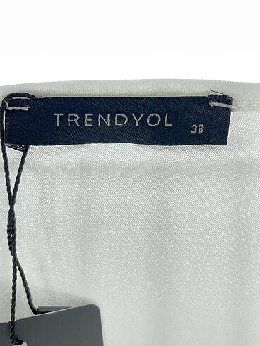 38 Beden beyaz Renk Trendyol & Milla Bluz %70 İndirimli.