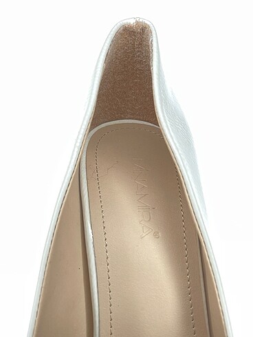 39 Beden beyaz Renk Vintage Love Stiletto %70 İndirimli.
