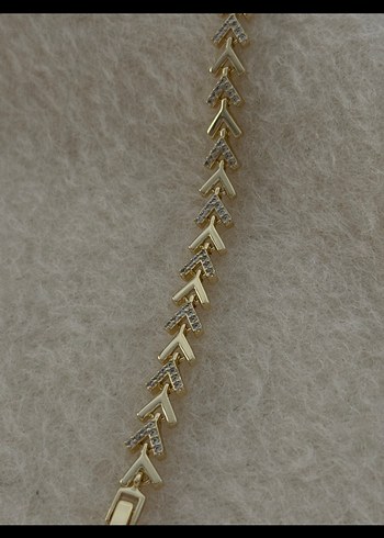 Altın Renk Zincir Detaylı Minimalist Bileklik - Görsel 2