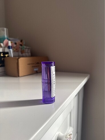 Essence Essence space glow renk değiştiren lipstick