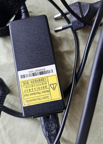 Beden TOSHIBA NOTEBOOK ŞARJ ADAPTÖRÜ.19V=2.25A