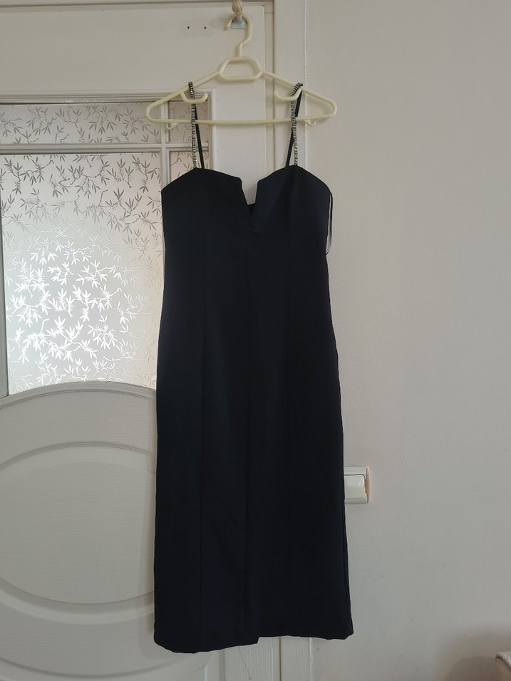 koton marka Siyah V Yakalı Uzun Askılı Kalem Elbise - Görsel 2