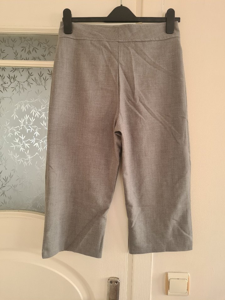 Düğmeli Bej Keten Kadın kısa  Kumaş Pantolon - Görsel 3