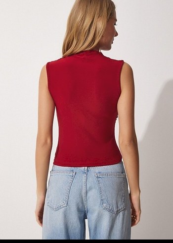 Kırmızı Drapeli Yüksek Yakalı Kolsuz Bluz - Görsel 3