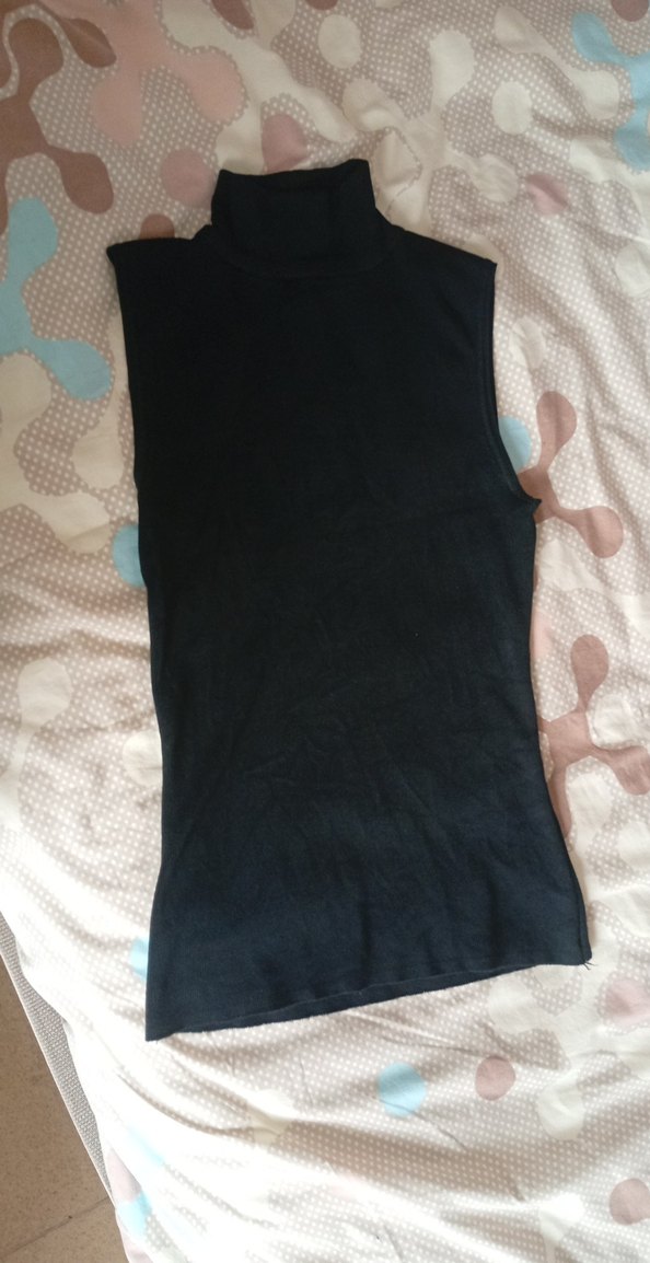 Siyah Boğazlı Kolsuz Kadın bluz - Görsel 2