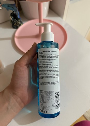 Neutrogena Hydro Boost Jel Temizleyici - Görsel 3