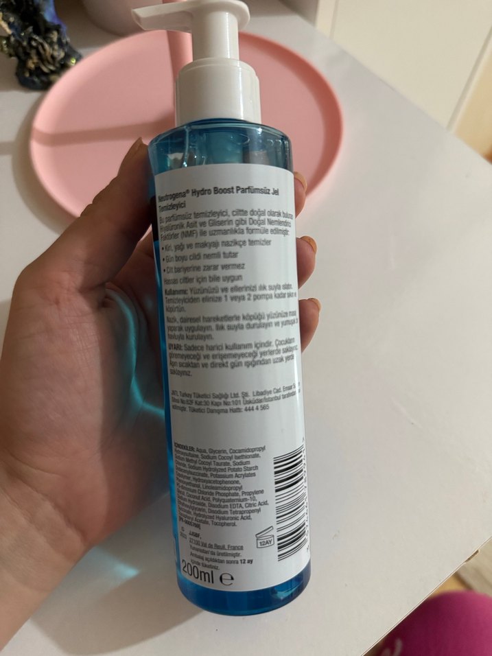 Neutrogena Hydro Boost Jel Temizleyici - Görsel 2