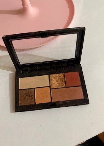 Pastel Tonlarda Bej Göz Farı Paleti - Görsel 2