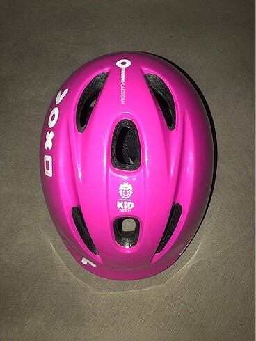 Pembe çocuk kaskı
