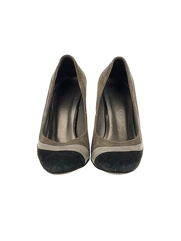 37 Beden Tergan Stiletto %70 İndirimli.