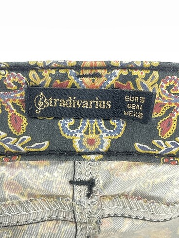 36 Beden çeşitli Renk Stradivarius Jean / Kot %70 İndirimli.
