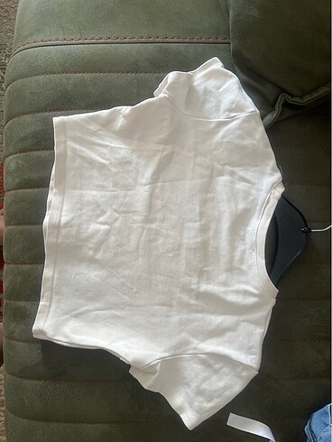 Krem renginde üstü yazılı crop - Görsel 5