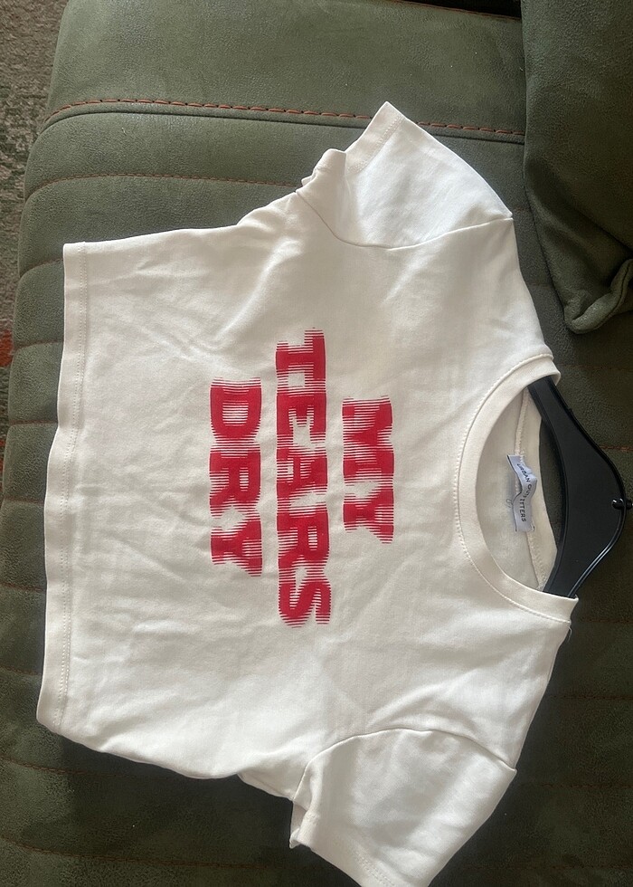 Krem renginde üstü yazılı crop - Görsel 4