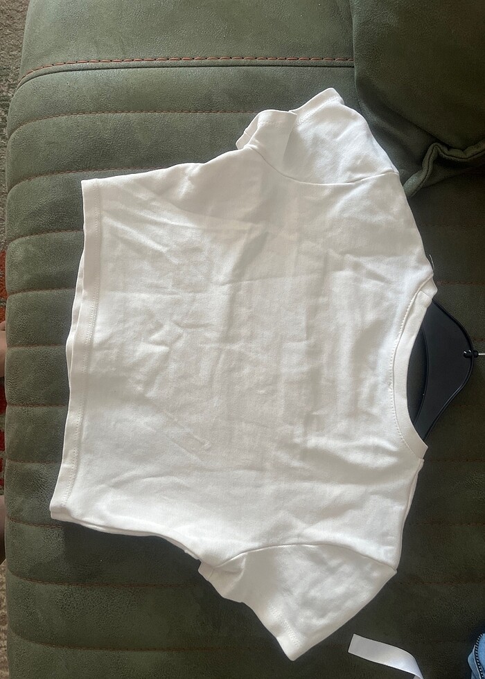 Krem renginde üstü yazılı crop - Görsel 5