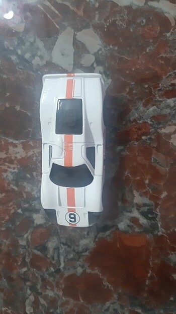Yarış arabası hotwheels çok iyi durumda