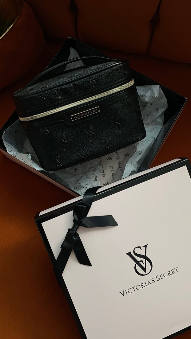 Victoria's Secret Makyaj Çantası - Görsel 2