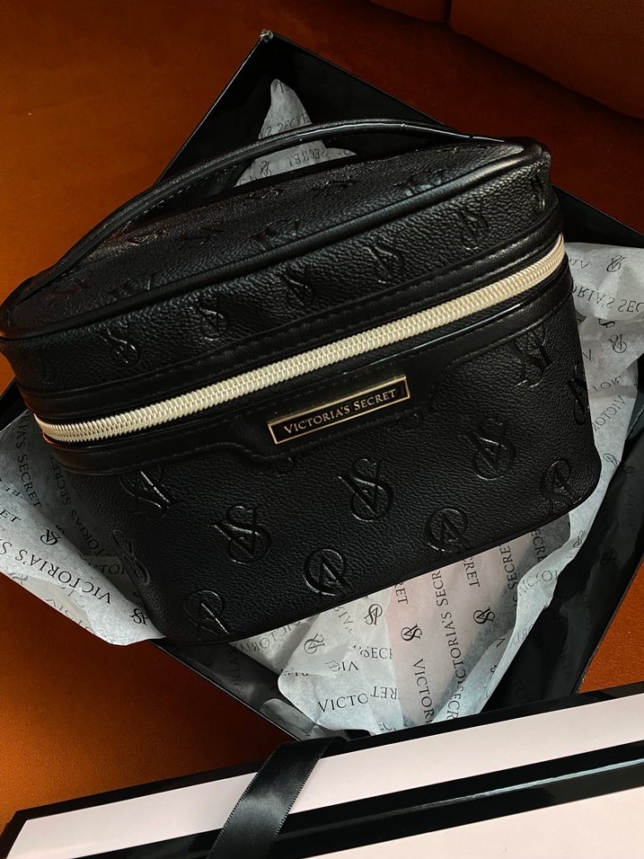 Victoria's Secret Makyaj Çantası - Görsel 3