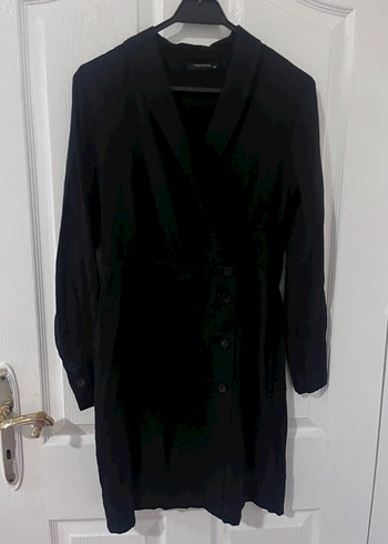 Trendyol v yaka siyah elbise - Görsel 2