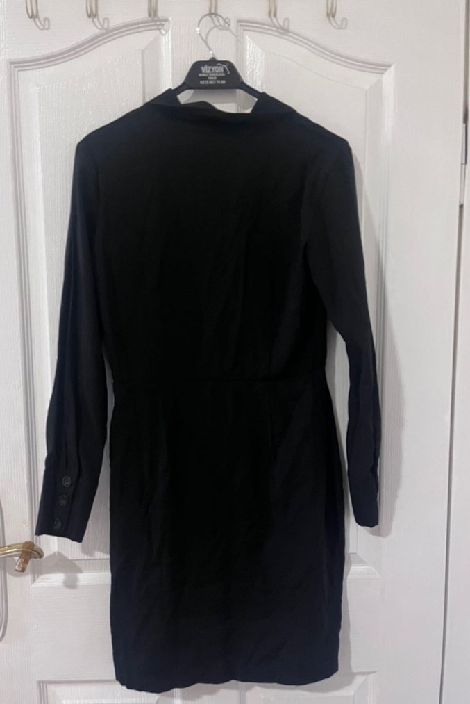 Trendyol v yaka siyah elbise - Görsel 4