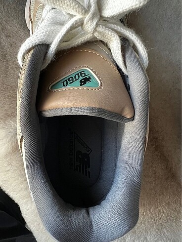 40 Beden ten rengi Renk New Balance 9060