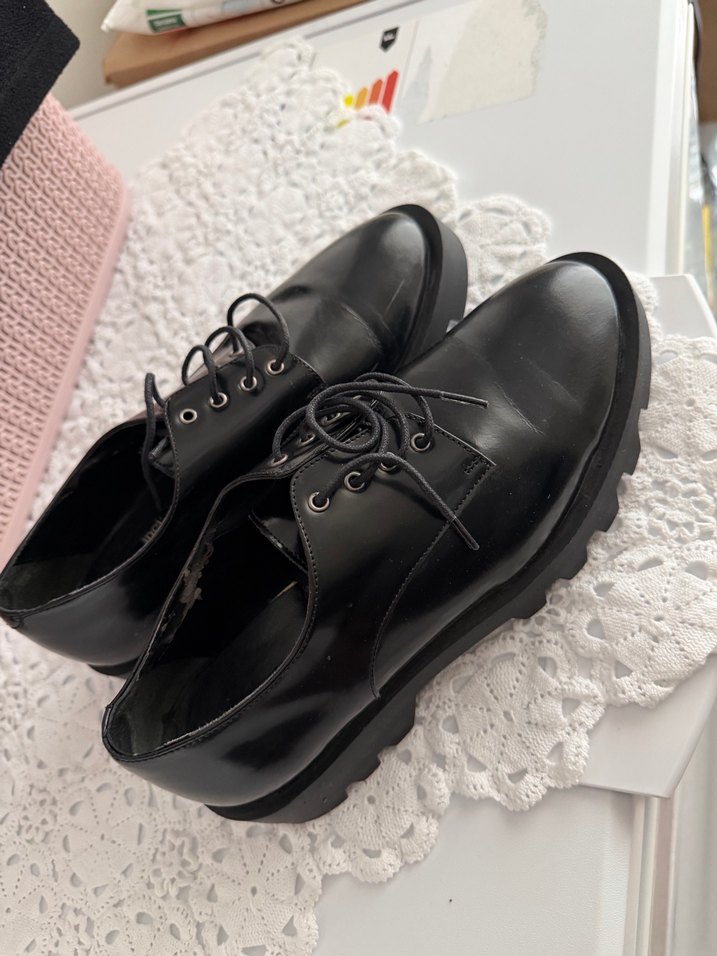 Klasik Siyah Rugan Kadın Ayakkabı - Görsel 2