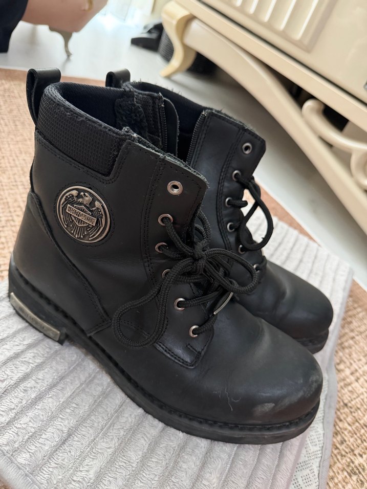 Siyah Deri Harley-Davidson Biker Bot - Görsel 4