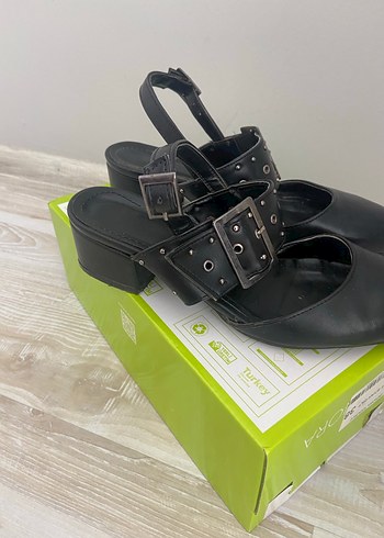 37 Beden siyah Renk Kadın Siyah Gotik Tokalı Topuklu Ayakkabı