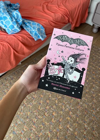 Isadora Moon - Pijama Partisine Gidiyor