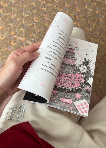  Beden Renk Isadora Moon - Pijama Partisine Gidiyor