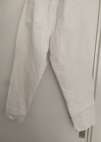 Beyaz Kemerli Loose Fit Midi Kadın Kot Pantolon - Görsel 4