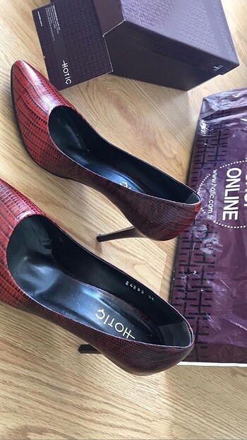 36 Beden bordo Renk HOTİÇ STİLETTO