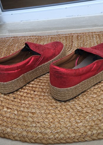 Kırmızı Hasır Ayakkabı - Görsel 3