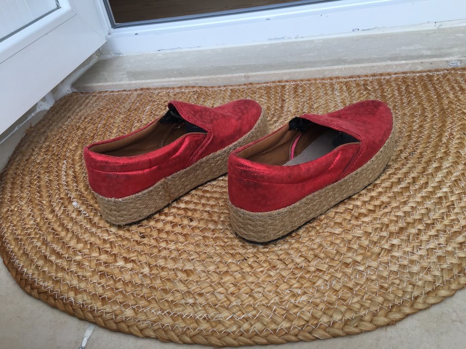 Kırmızı Hasır Ayakkabı - Görsel 3