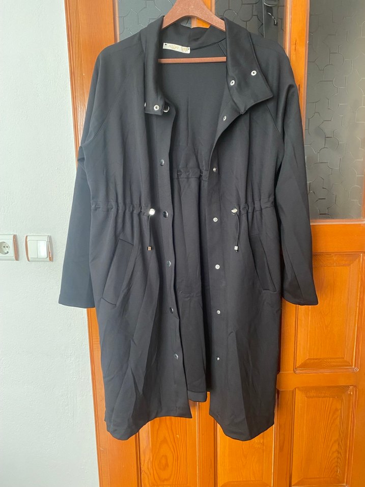 Düğmeli Siya Uzun Ceket - Görsel 2