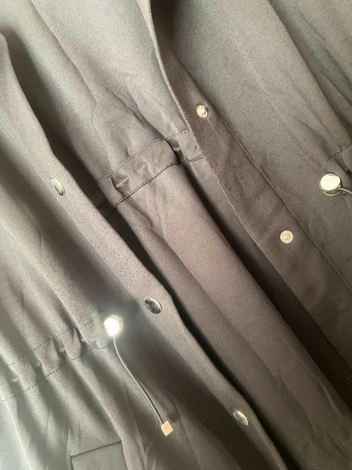 Düğmeli Siya Uzun Ceket - Görsel 3