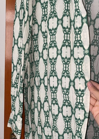 Zincir Detaylı Yılan Desenli Uzun Kollu Gömlek - Görsel 3