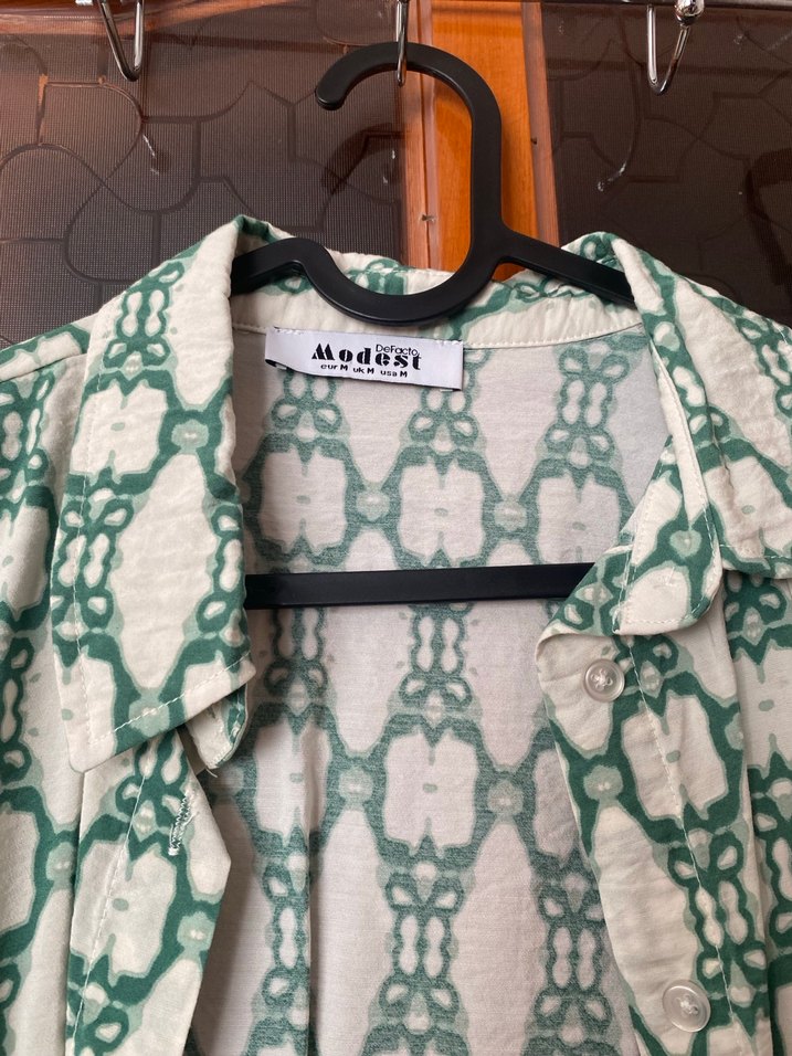 Zincir Detaylı Yılan Desenli Uzun Kollu Gömlek - Görsel 2