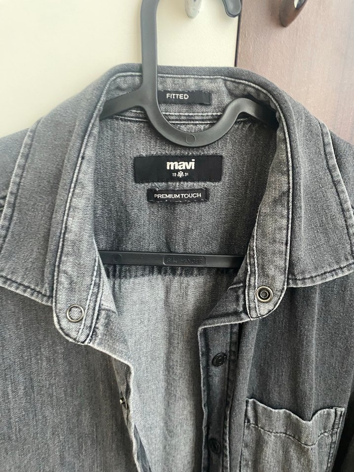 Gri Erkek Denim Gömlek Düğmeli - Görsel 2