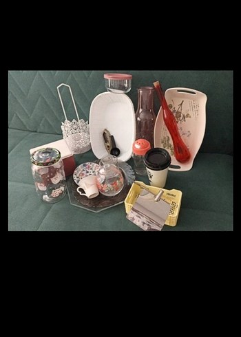 Beyaz ve Renkli Çeşitli Mutfak Gereçleri - Görsel 2